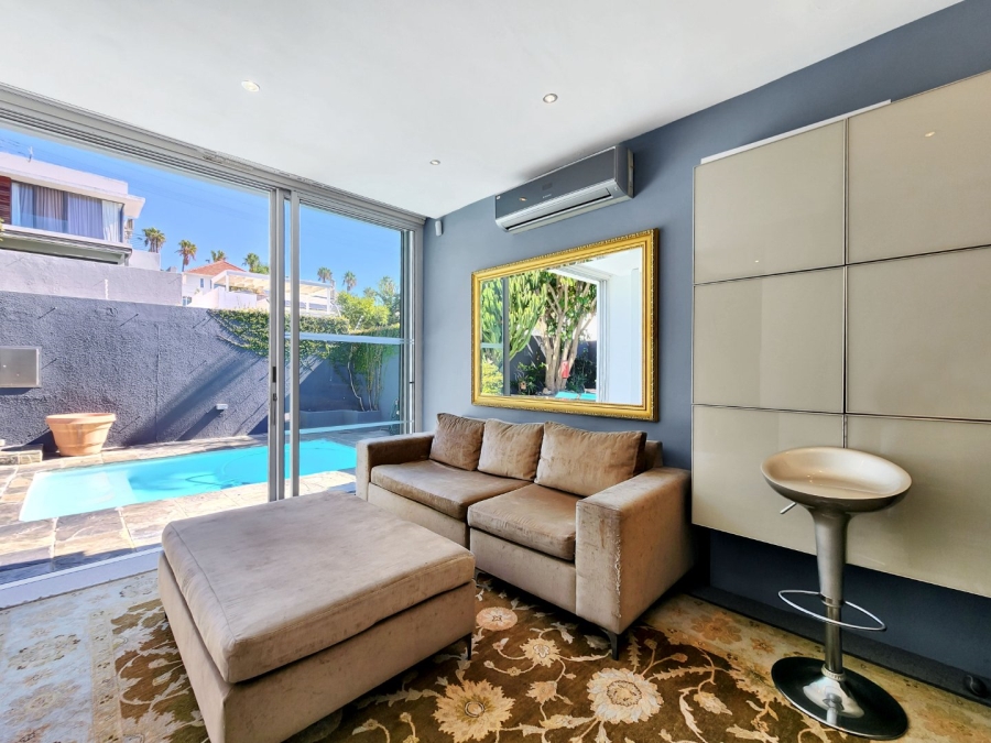 5 Bedroom Property for Sale in Fresnaye Western Cape